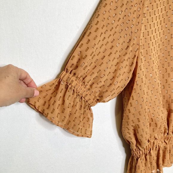 Halston Heritage Silk Dolman Short Sleeve Top V Neck Keyhole Button Detail - Picture 5 of 12